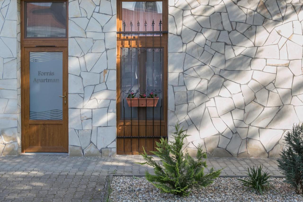 Forras Apartman Eger Bagian luar foto