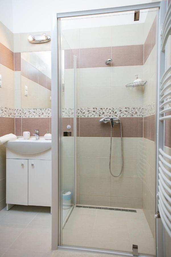 Forras Apartman Eger Bagian luar foto